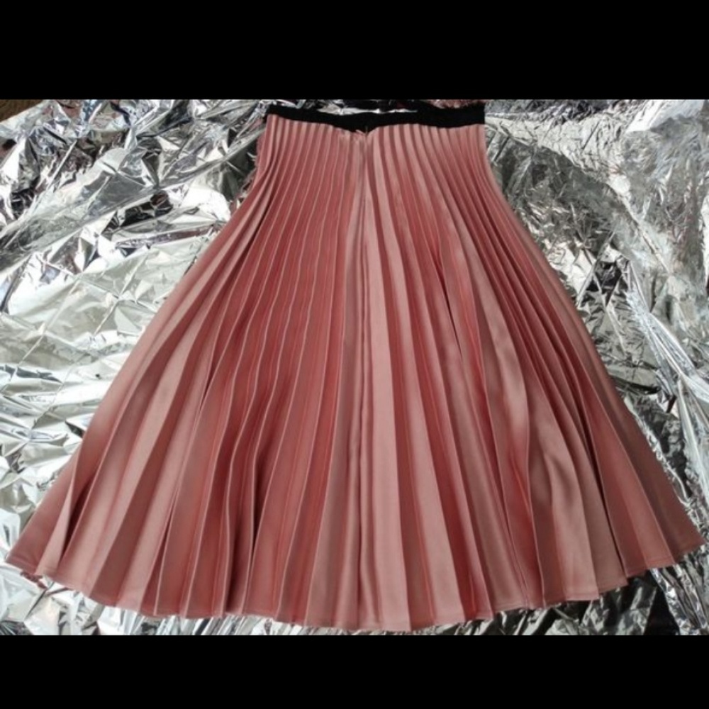 Skylar and Fade elastic high waist skirt